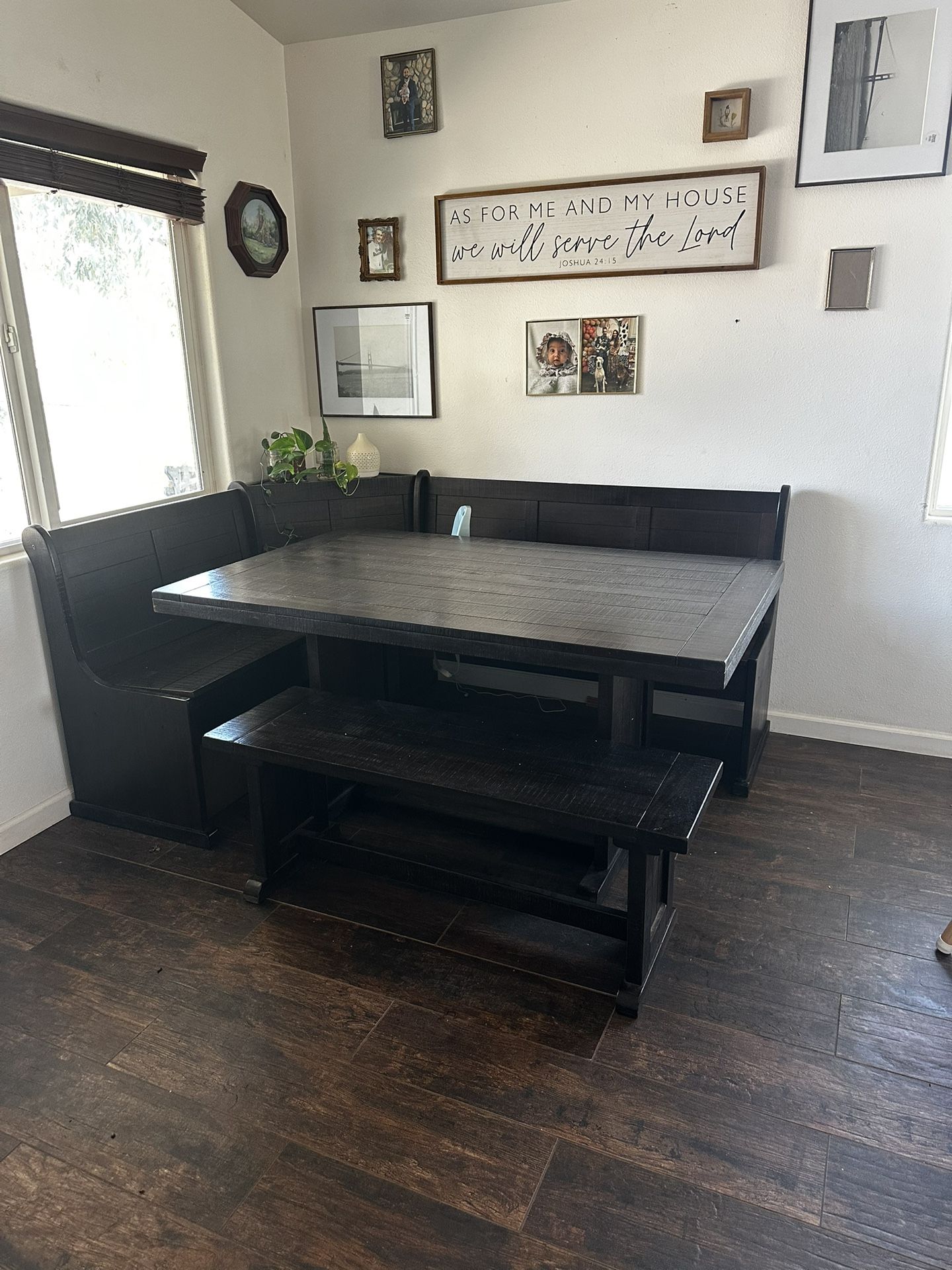 Bench Table / Corner Nook