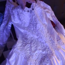 gently used size 6 wedding dress