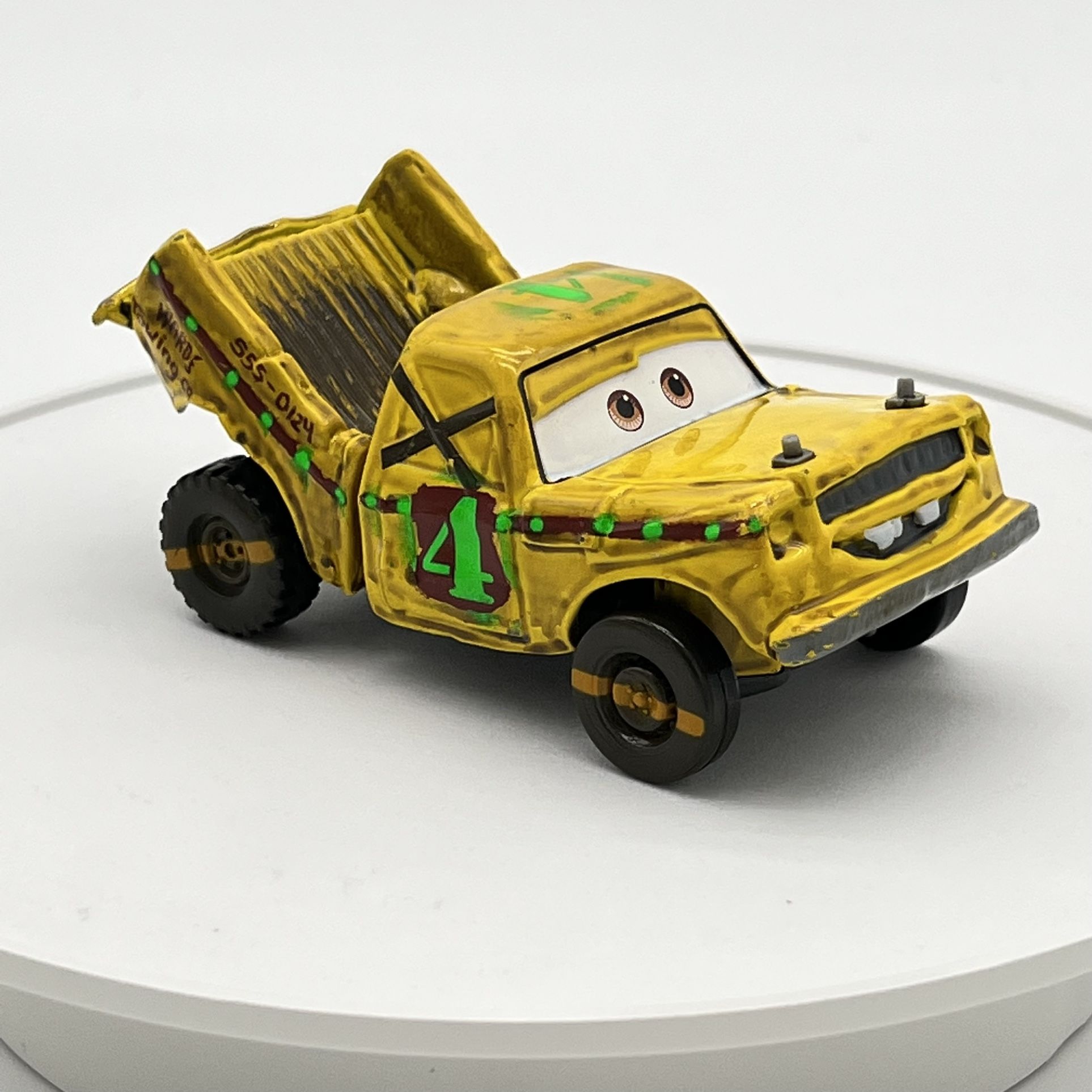 DISNEY PIXAR CARS 3 TACO 1:43 SCALE DIE-CAST CAR (Disney Store) Thunder Hollow.