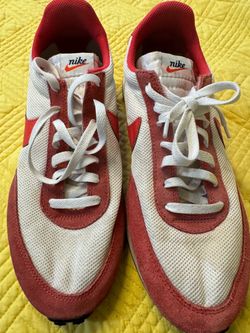 Nike Low-Top Sneakers White and Red