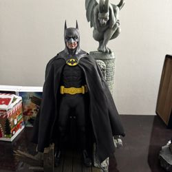 Hot Toys Batman 89 MMS 693 Deluxe