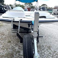 HURRICANE DECK BOAT 201 WITH YAMAHA 150