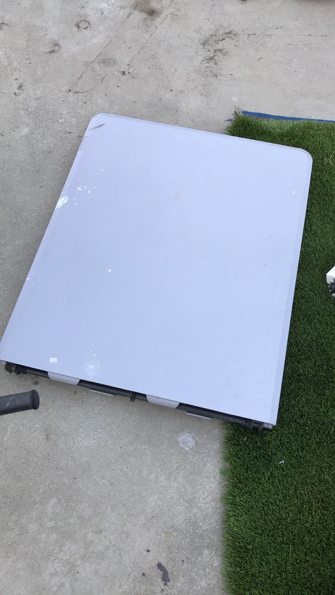 6 Ft Folded Table