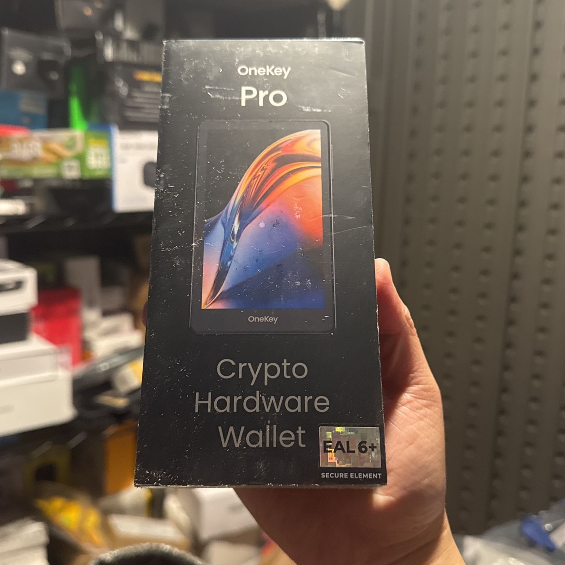 OneKey Pro Crypto Hardware Wallet 4 EAL 6+ Highest Security Chips,  5000＋Coins & NFT, Anti Tamper 3.5