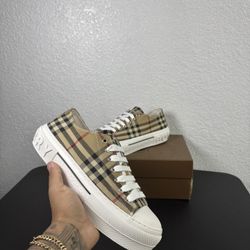 Women Burberry Shoes