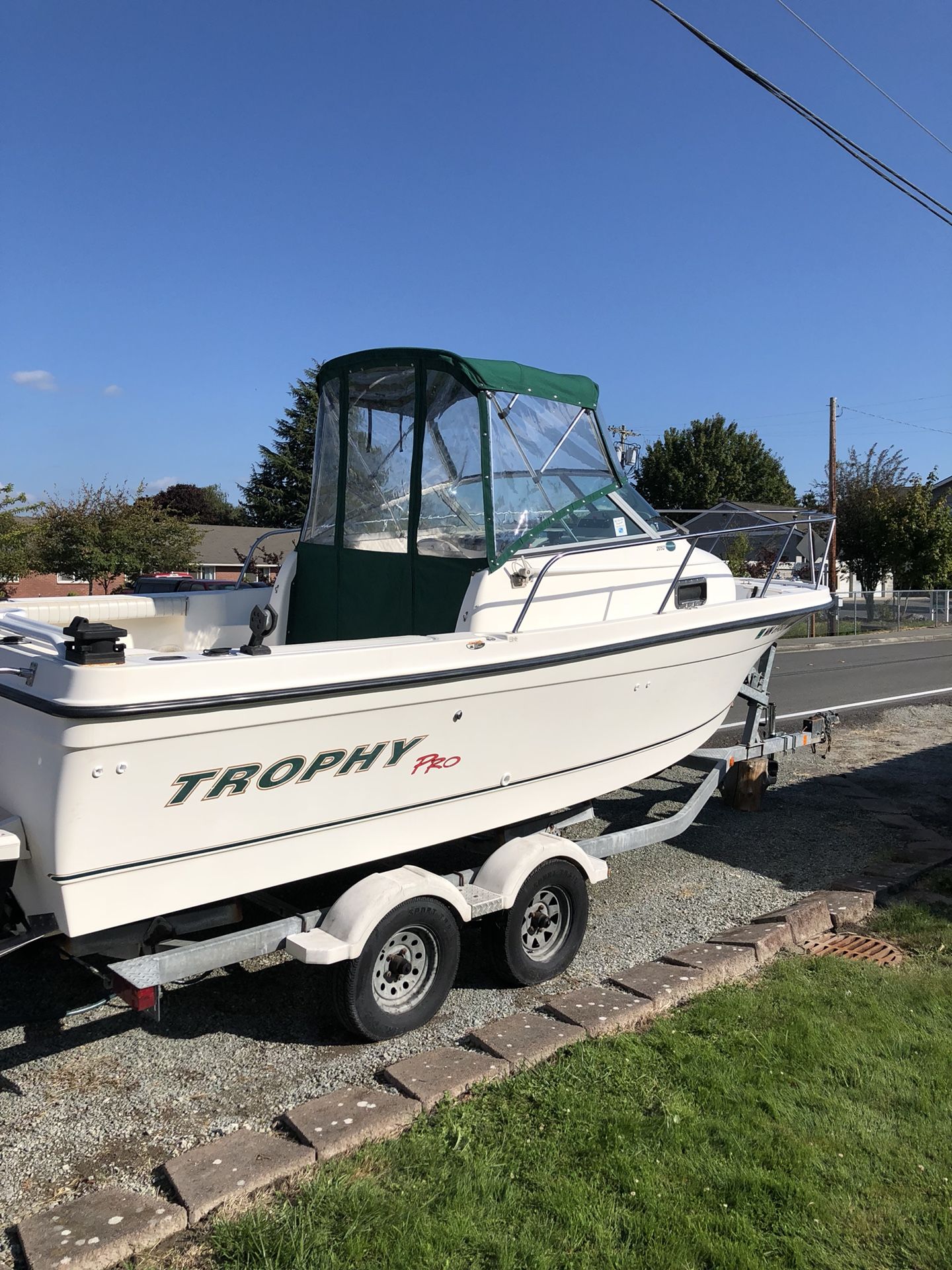 2003 Bayliner Trophy Pro 2052