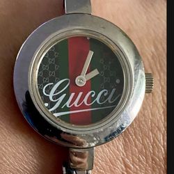 Authentic Classic And Elegant Gucci Ladies Watch