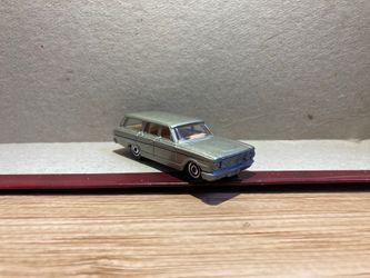 Matchbox Loose / 1964 Ford Fairlane / Silver