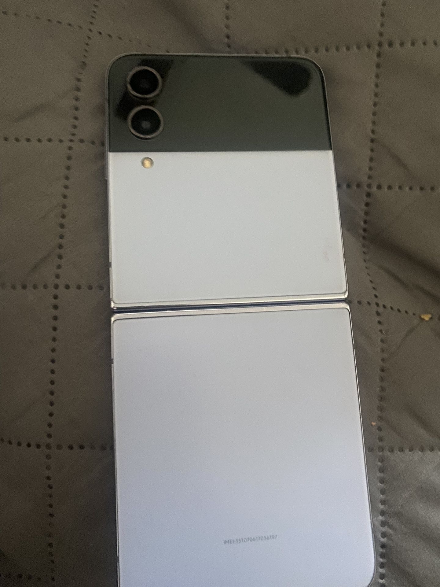 Samsung Galaxy Z Flip4