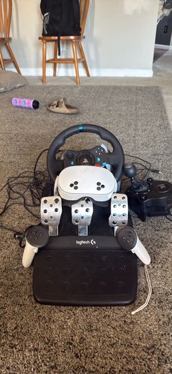 Selling meta quest 3 and PlayStation steering wheel