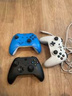 Xbox One controllers
