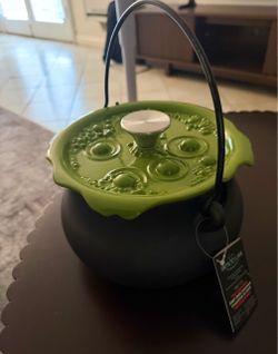 Smith and Clark black cauldron with green lid