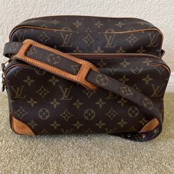 LOUIS VUITTON NILE CROSSBODY BAG
