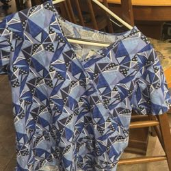 2 Women's Scrubs 