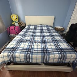 Queen bed with mattress
