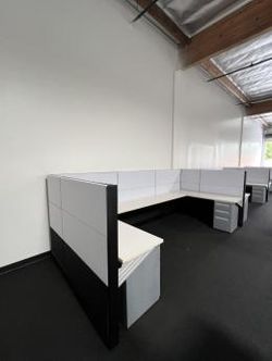 Herman Miller Ethospace – 6’x6’x54” Two-Tone White & Black