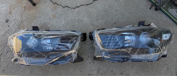 16-22 Toyota Tacoma Black Clear Reflector Projector Headlights