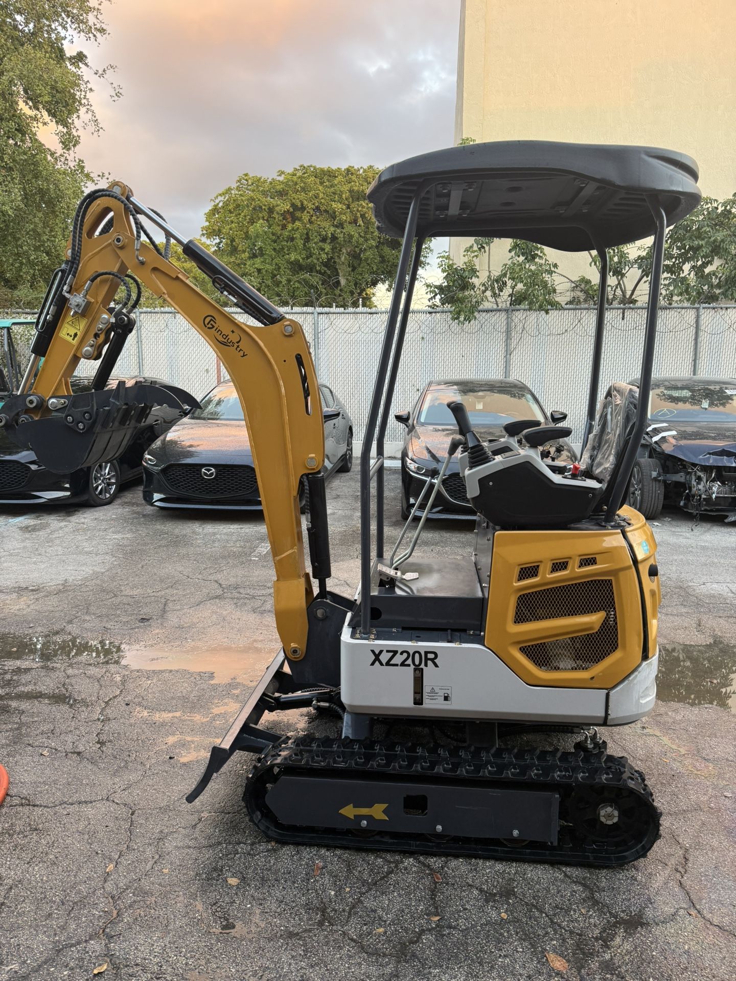 2025 Mini Excavator XZ20R ,2.0ton