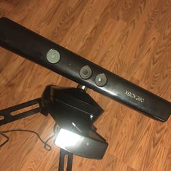 Xbox 360 Kinect with tv mount