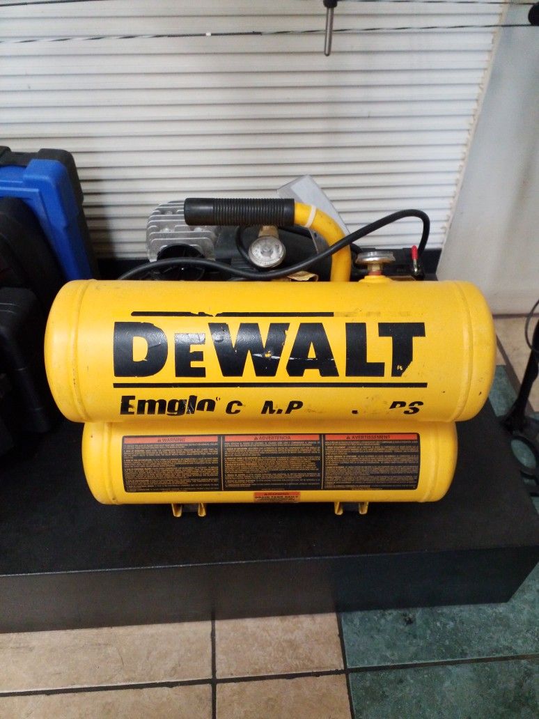Dewalt 4gal Electric Twin Stack Air Compressor