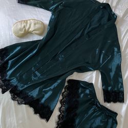 Size Small Emerald Green Robe And Shorts +sleepingeyemask