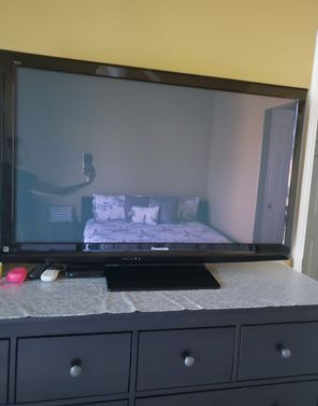 Panasonic viera 49" plasma tv in great condition from a smoke pet free home works 100% perfectly..