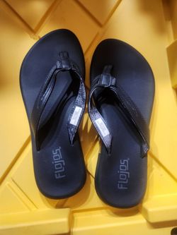 Women's flip-flops size 7