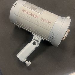Neewer (Vision 4) Slightly Used, Good Conditions 