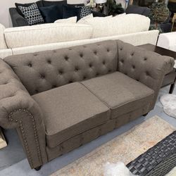 Livingroom Space/ Sofas/ Loveseats / No Credit Needed 