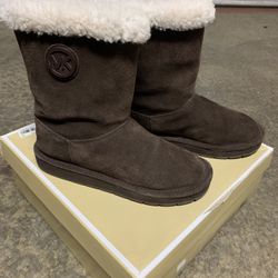 MK BOOT FOR WOMEN SIZE 5