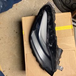 Tesla Model 3 Front Right Full Led Headlight Lomp  1077372-00-k2017