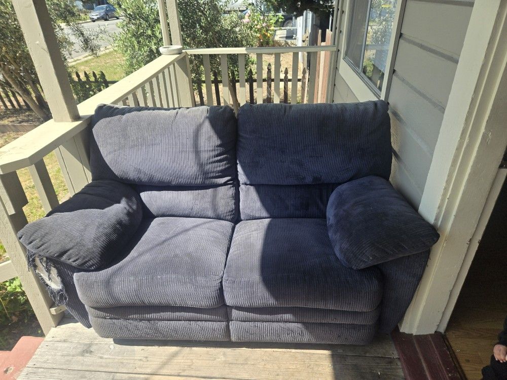 2 Recliners Love Seat
