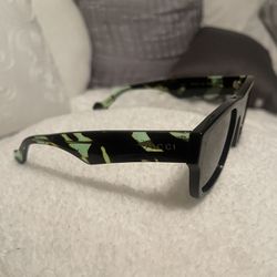 Gucci Square Frame Sunglasses Black / Green NEW