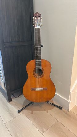 Acoustic Guitar (MUST MEET TO BUY)
