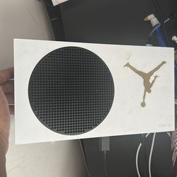 Xbox Series S With Controller