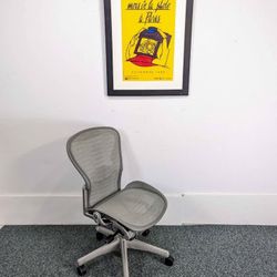 Herman Miller Aeron Size B Medium Office Desk Chair