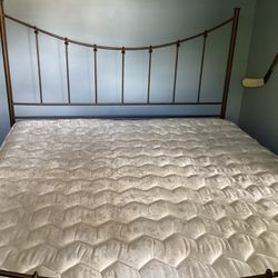 King Bed With Split Box Spring 