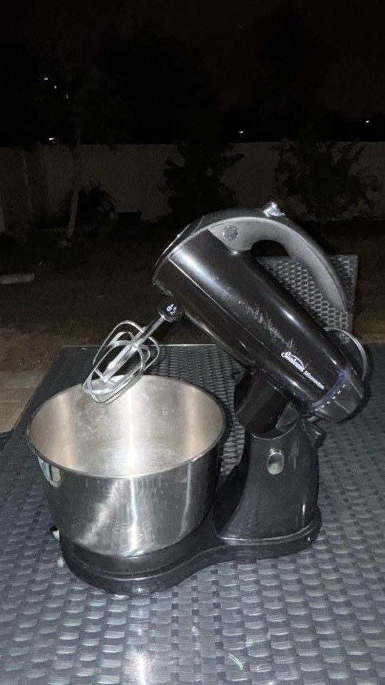 Sunbeam Mixmaster stand mixer