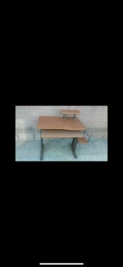 Computer table