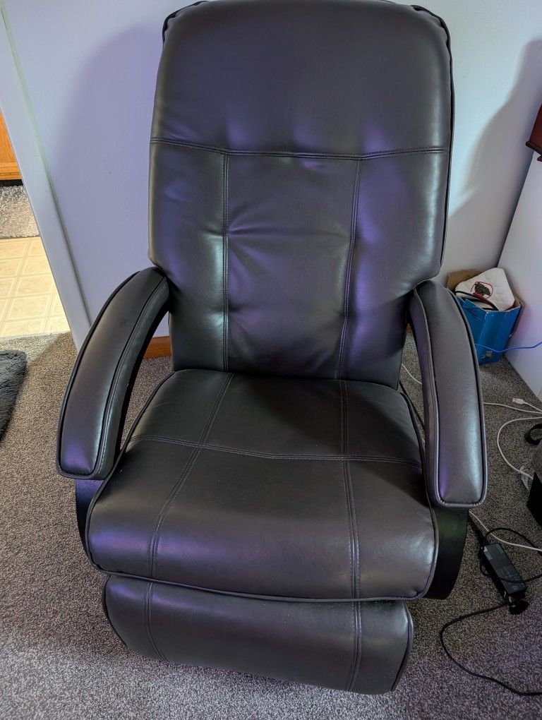 2 RV Recliners