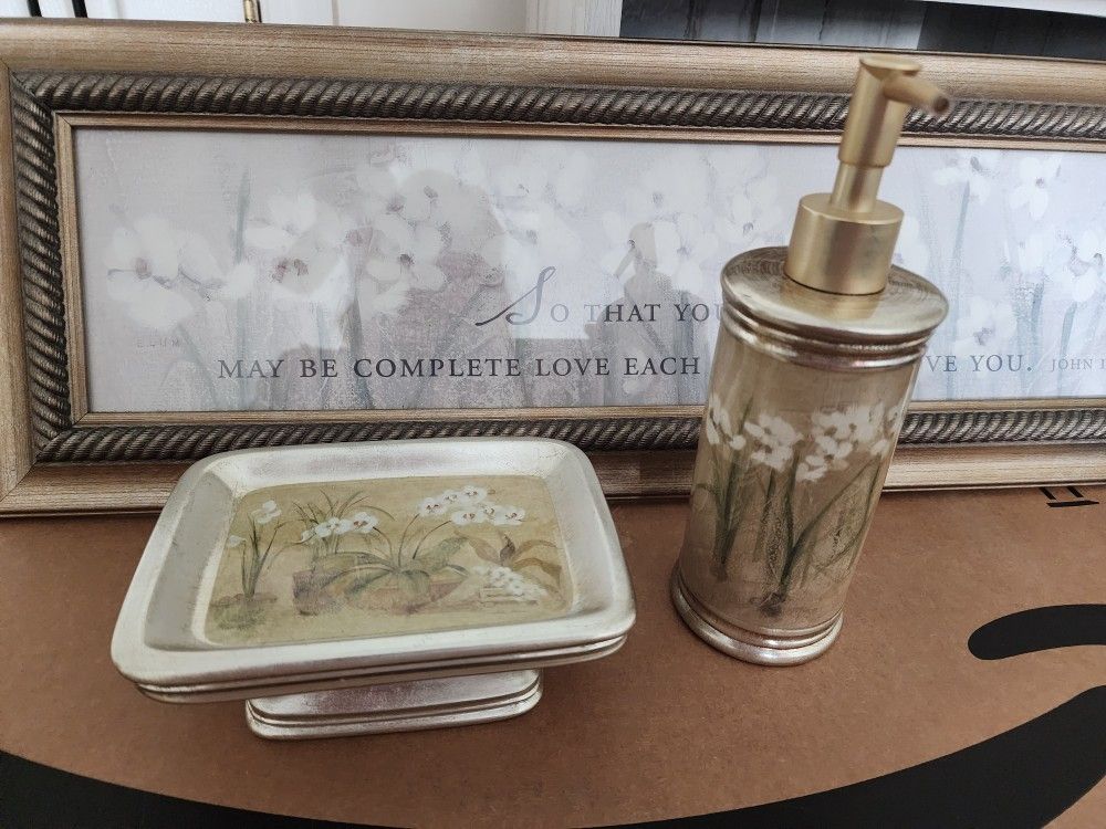 Picture, Soap Dish And Soap Dispenser