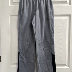 Under Armour Boys Grey and Black Loose Joggers - Size XL - VGUC