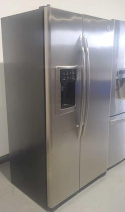 GE Side-by-Side Stainless Steel Refrigerator Fridge
