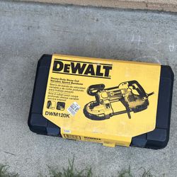 Dewalt Deep Cut Variable Speed Bandsaw