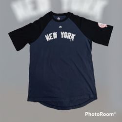 New York Yankees large majestic baseball tee