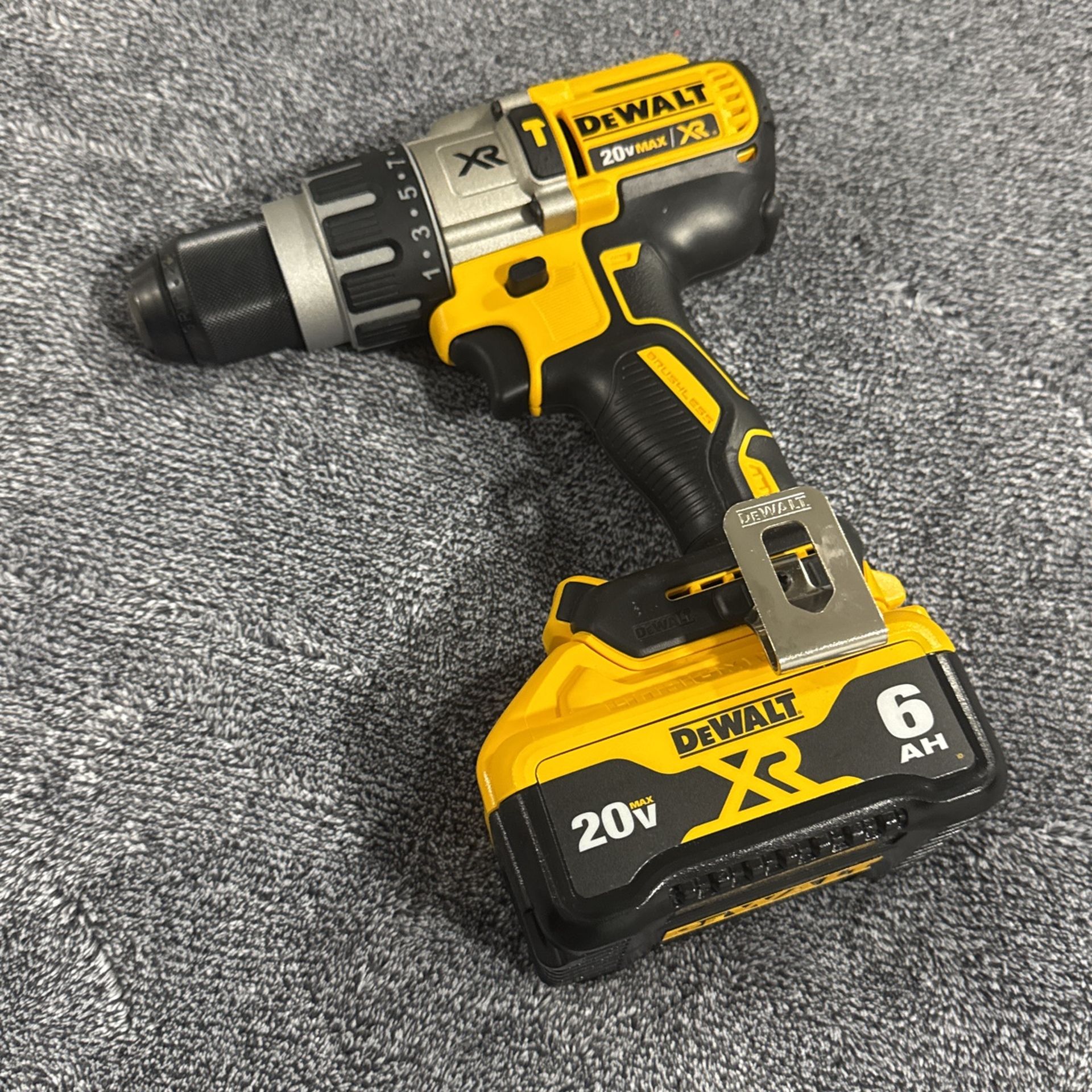 DEWALT Taladro de martillo inalámbrico MAX XR de 20 V, potencia