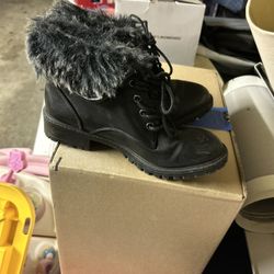 Black Boots With Fur On Top