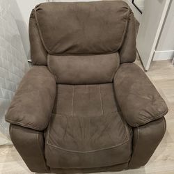Lazy Boy Recliner – Great Condition!