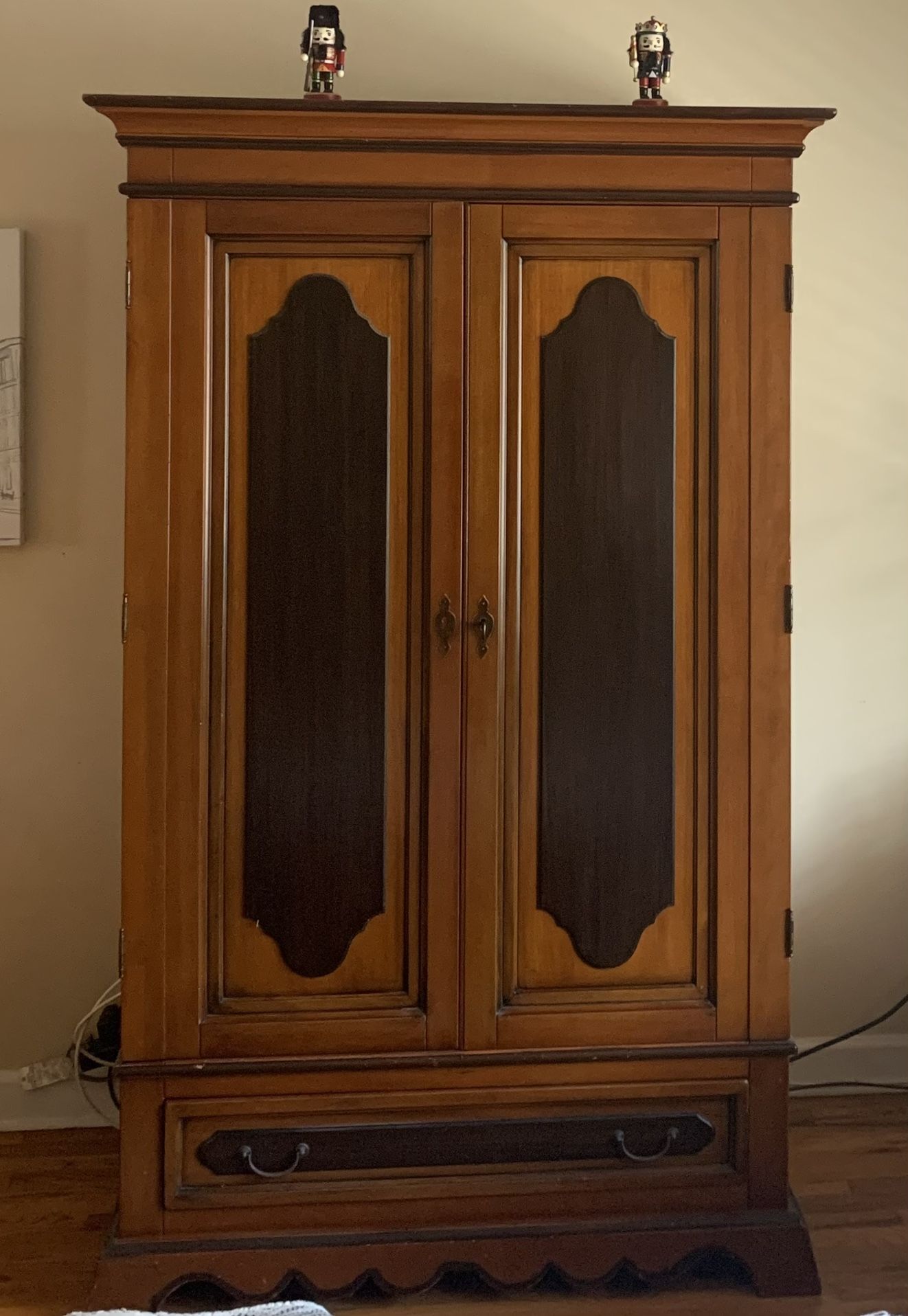 Armoire- TV Cabinet