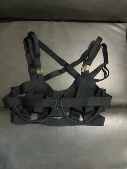 NWOT VICTORIAS SECRET BRA-32DD